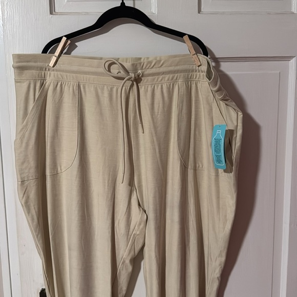 MTA Sport NWT Women's Active Bottom cream color Pants Size 2X - Picture 4 of 9